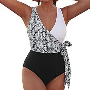 NEW Women’s One Piece Animal Print Colorblock V-Neck Swimsuit / Large